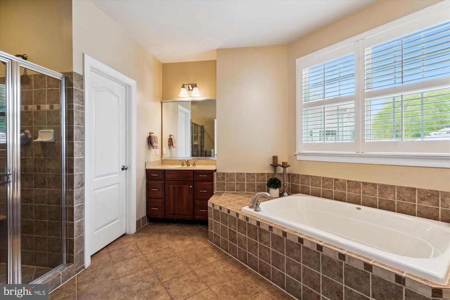 42536 FLEMMING DR, CHANTILLY, Virginia 20152, 4 Bedrooms Bedrooms, ,3 BathroomsBathrooms,Residential,For sale,42536 FLEMMING DR,VALO2094906 MLS # VALO2094906