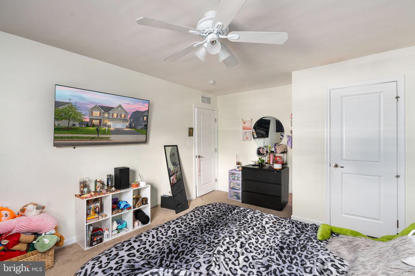 23 CLEAR SPRING LN, FREDERICKSBURG, Virginia 22405, 5 Bedrooms Bedrooms, ,3 BathroomsBathrooms,Residential,For sale,23 CLEAR SPRING LN,VAST2038224 MLS # VAST2038224