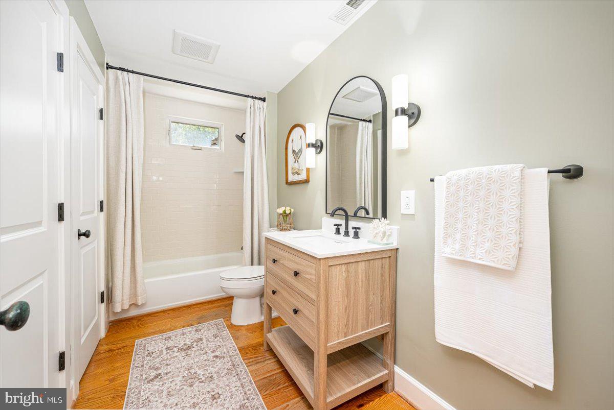 400 E MARSHALL ST, MIDDLEBURG, Virginia 20117, 2 Bedrooms Bedrooms, ,1 BathroomBathrooms,Residential,For sale,400 E MARSHALL ST,VALO2094966 MLS # VALO2094966