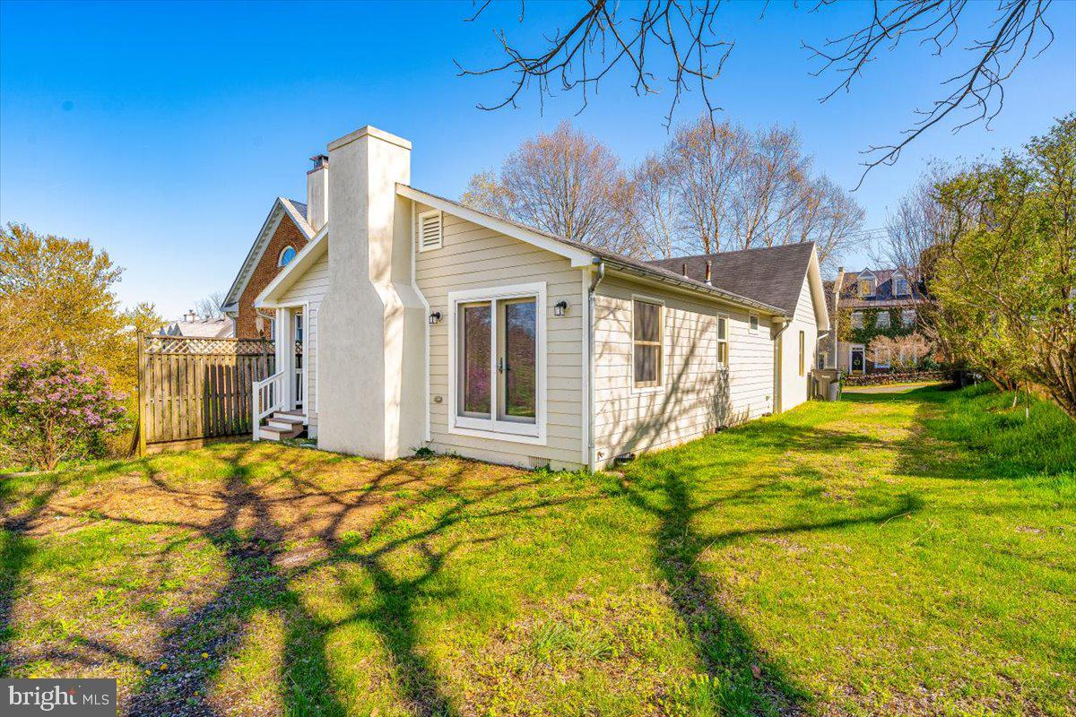 400 E MARSHALL ST, MIDDLEBURG, Virginia 20117, 2 Bedrooms Bedrooms, ,1 BathroomBathrooms,Residential,For sale,400 E MARSHALL ST,VALO2094966 MLS # VALO2094966