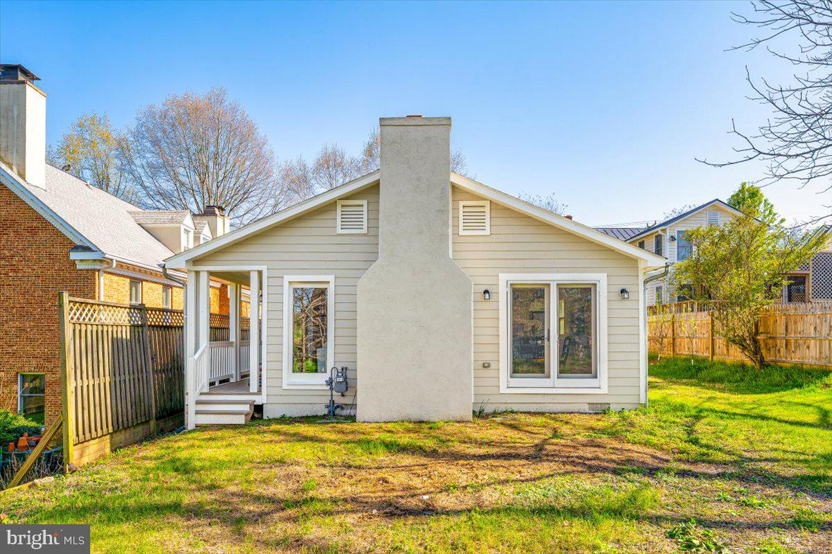 400 E MARSHALL ST, MIDDLEBURG, Virginia 20117, 2 Bedrooms Bedrooms, ,1 BathroomBathrooms,Residential,For sale,400 E MARSHALL ST,VALO2094966 MLS # VALO2094966