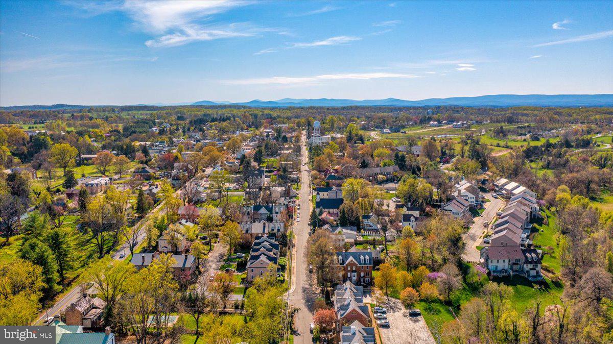 400 E MARSHALL ST, MIDDLEBURG, Virginia 20117, 2 Bedrooms Bedrooms, ,1 BathroomBathrooms,Residential,For sale,400 E MARSHALL ST,VALO2094966 MLS # VALO2094966
