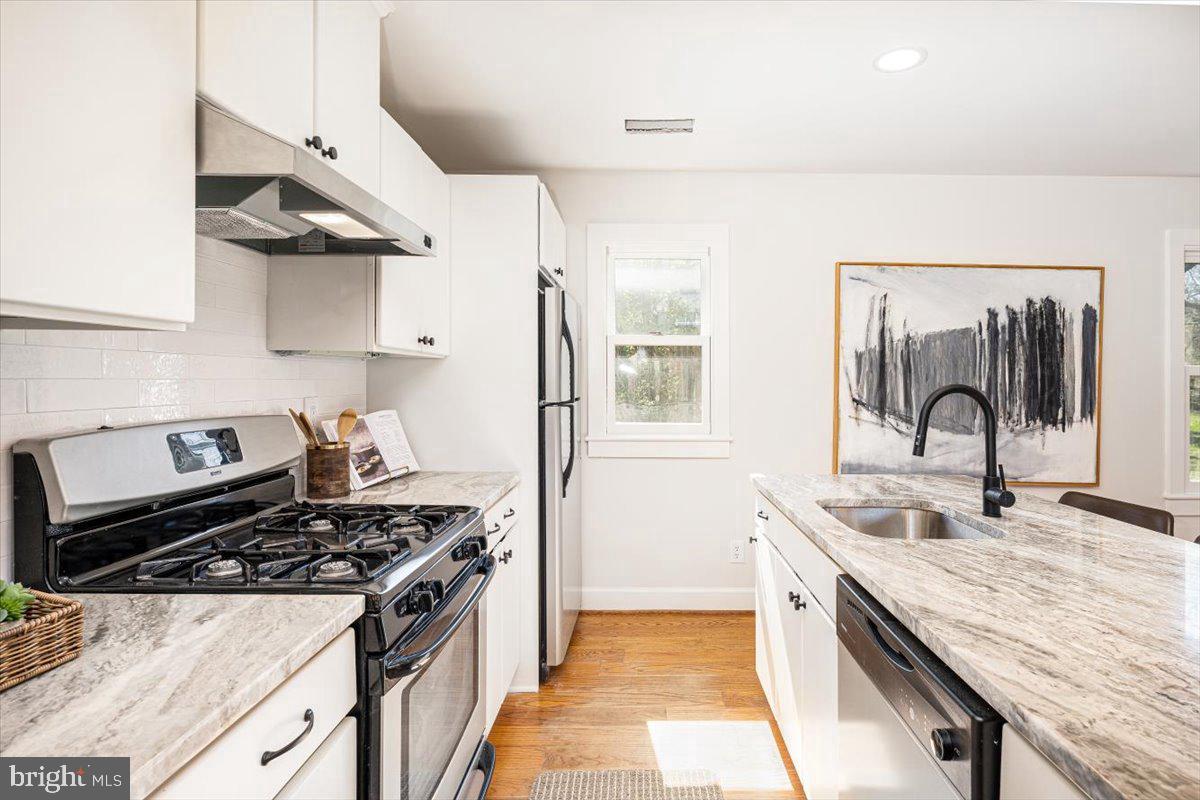 400 E MARSHALL ST, MIDDLEBURG, Virginia 20117, 2 Bedrooms Bedrooms, ,1 BathroomBathrooms,Residential,For sale,400 E MARSHALL ST,VALO2094966 MLS # VALO2094966