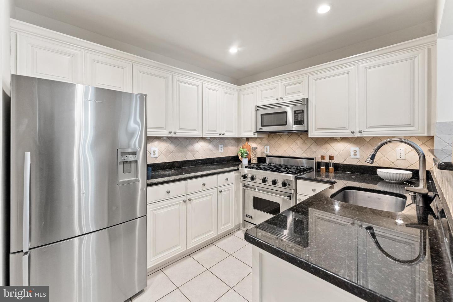 1641 INTERNATIONAL DR #TH-20, MCLEAN, Virginia 22102, 2 Bedrooms Bedrooms, ,2 BathroomsBathrooms,Residential,For sale,1641 INTERNATIONAL DR #TH-20,VAFX2236900 MLS # VAFX2236900