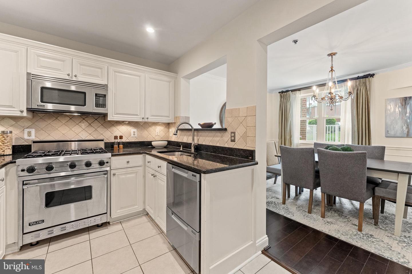 1641 INTERNATIONAL DR #TH-20, MCLEAN, Virginia 22102, 2 Bedrooms Bedrooms, ,2 BathroomsBathrooms,Residential,For sale,1641 INTERNATIONAL DR #TH-20,VAFX2236900 MLS # VAFX2236900