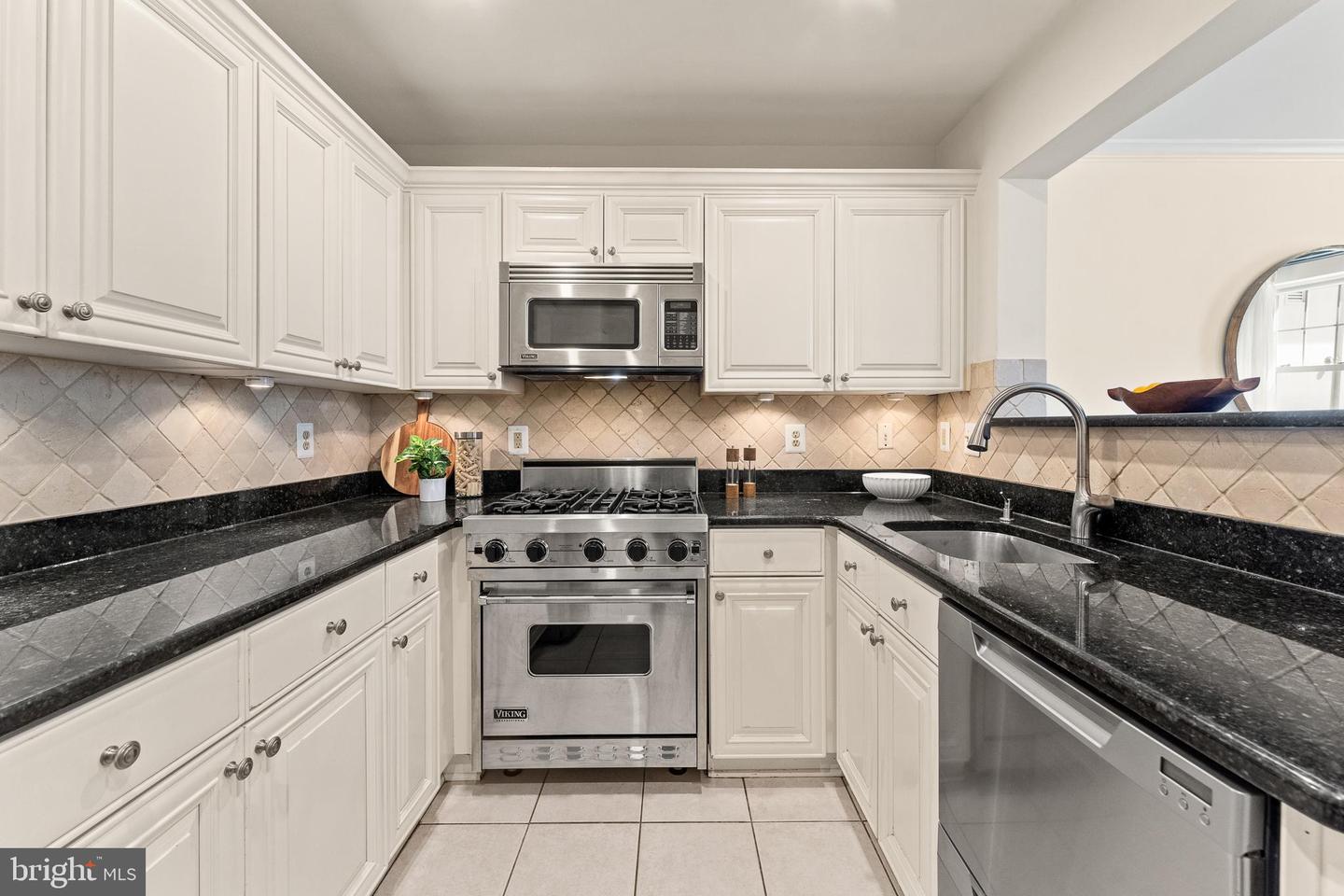 1641 INTERNATIONAL DR #TH-20, MCLEAN, Virginia 22102, 2 Bedrooms Bedrooms, ,2 BathroomsBathrooms,Residential,For sale,1641 INTERNATIONAL DR #TH-20,VAFX2236900 MLS # VAFX2236900