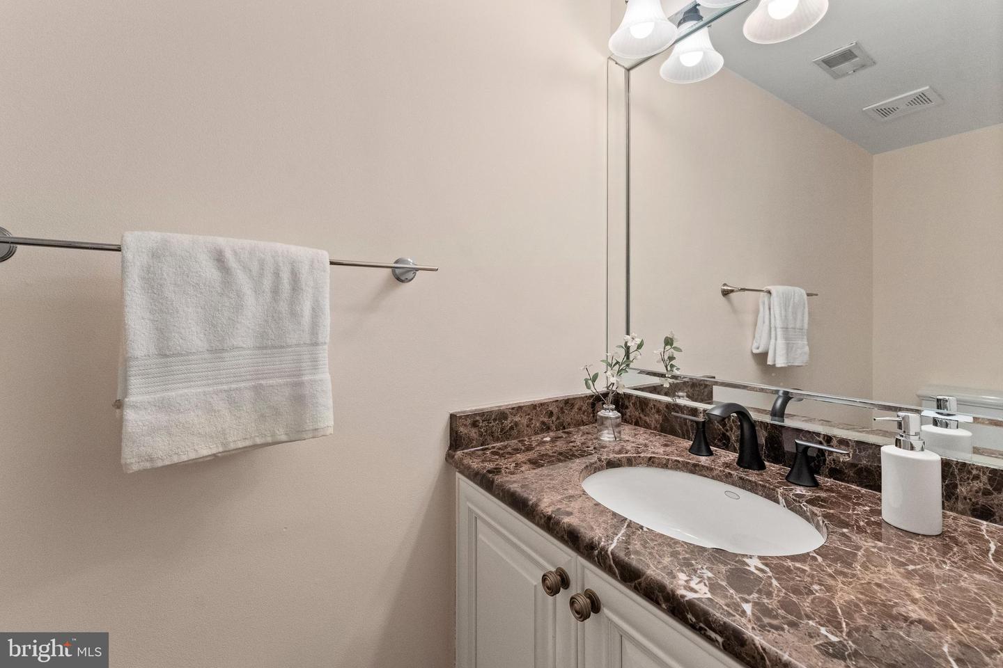 1641 INTERNATIONAL DR #TH-20, MCLEAN, Virginia 22102, 2 Bedrooms Bedrooms, ,2 BathroomsBathrooms,Residential,For sale,1641 INTERNATIONAL DR #TH-20,VAFX2236900 MLS # VAFX2236900