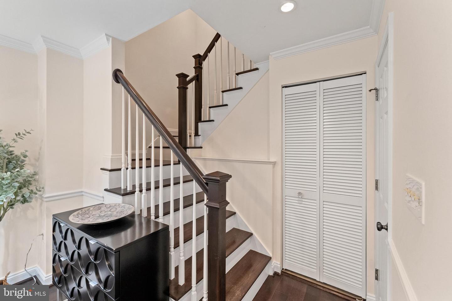 1641 INTERNATIONAL DR #TH-20, MCLEAN, Virginia 22102, 2 Bedrooms Bedrooms, ,2 BathroomsBathrooms,Residential,For sale,1641 INTERNATIONAL DR #TH-20,VAFX2236900 MLS # VAFX2236900