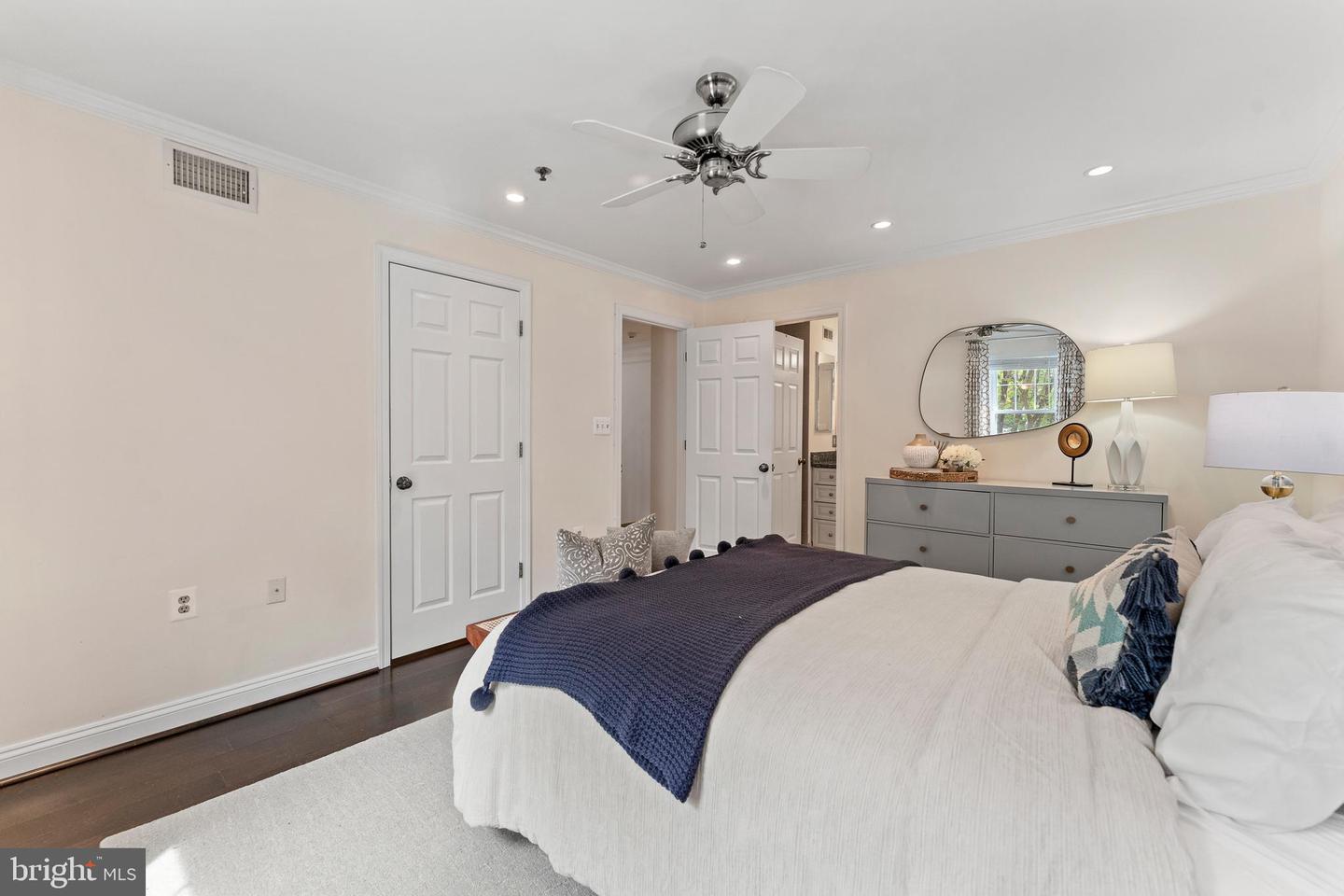 1641 INTERNATIONAL DR #TH-20, MCLEAN, Virginia 22102, 2 Bedrooms Bedrooms, ,2 BathroomsBathrooms,Residential,For sale,1641 INTERNATIONAL DR #TH-20,VAFX2236900 MLS # VAFX2236900