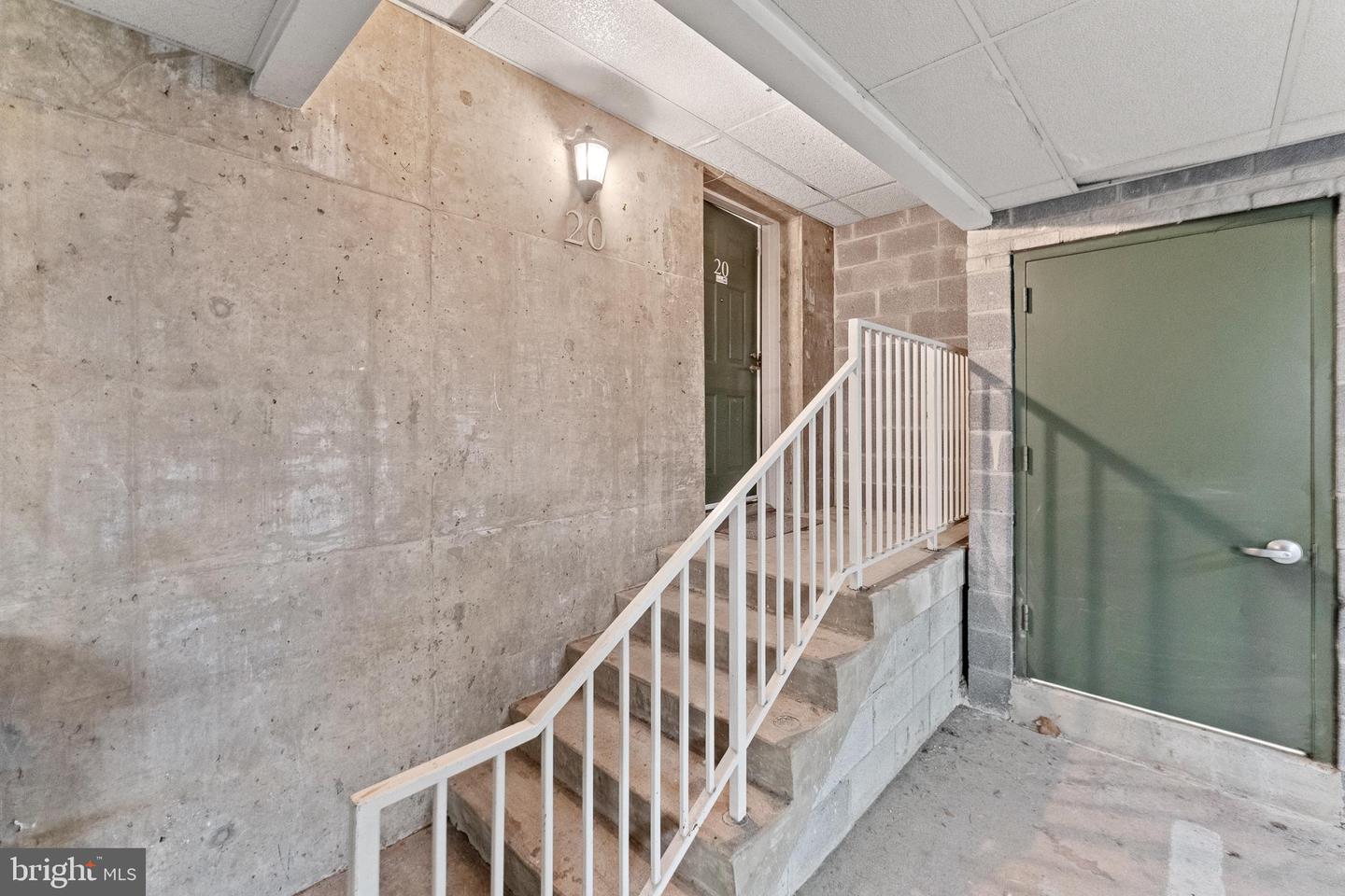 1641 INTERNATIONAL DR #TH-20, MCLEAN, Virginia 22102, 2 Bedrooms Bedrooms, ,2 BathroomsBathrooms,Residential,For sale,1641 INTERNATIONAL DR #TH-20,VAFX2236900 MLS # VAFX2236900