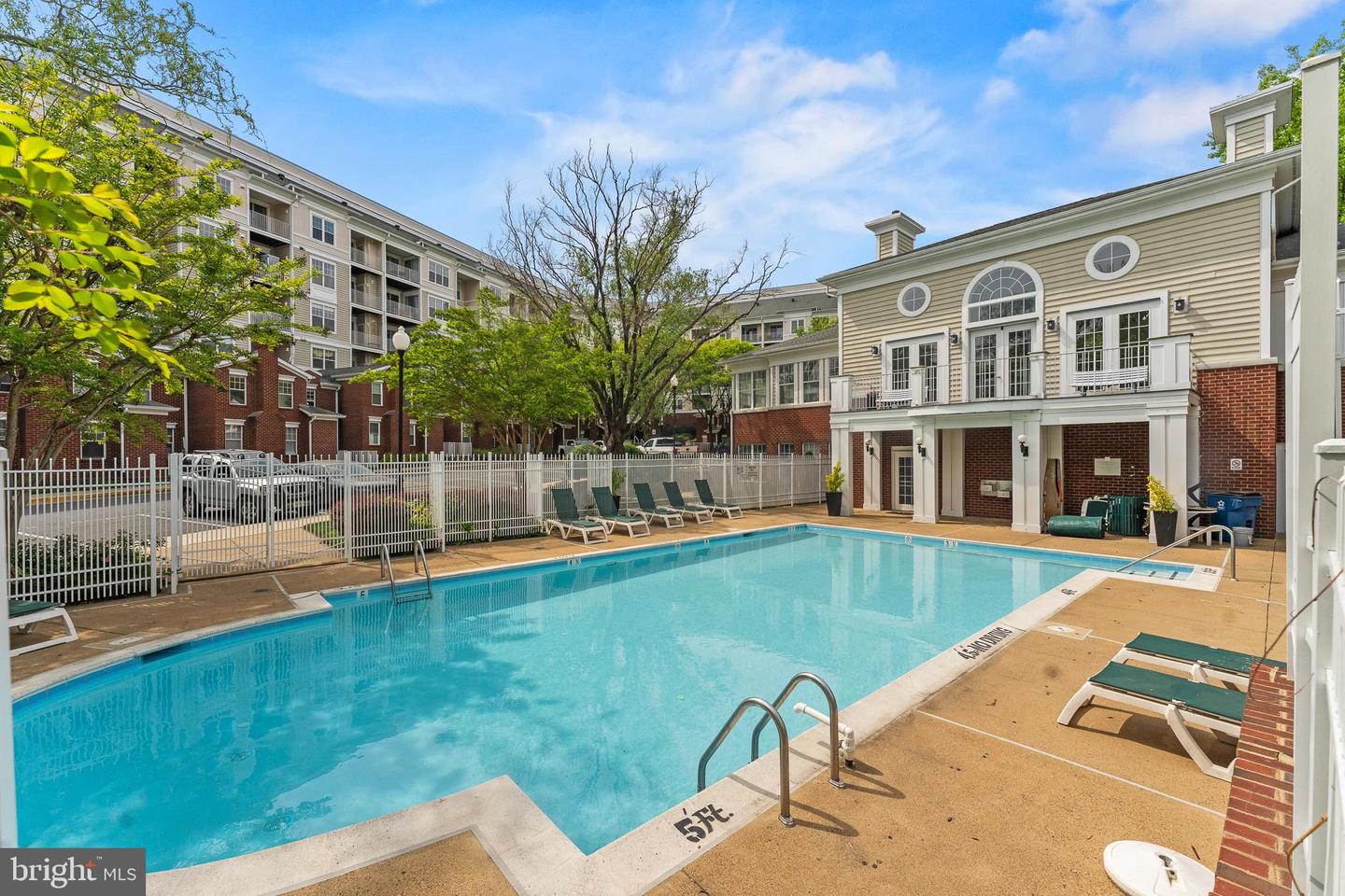 1641 INTERNATIONAL DR #TH-20, MCLEAN, Virginia 22102, 2 Bedrooms Bedrooms, ,2 BathroomsBathrooms,Residential,For sale,1641 INTERNATIONAL DR #TH-20,VAFX2236900 MLS # VAFX2236900