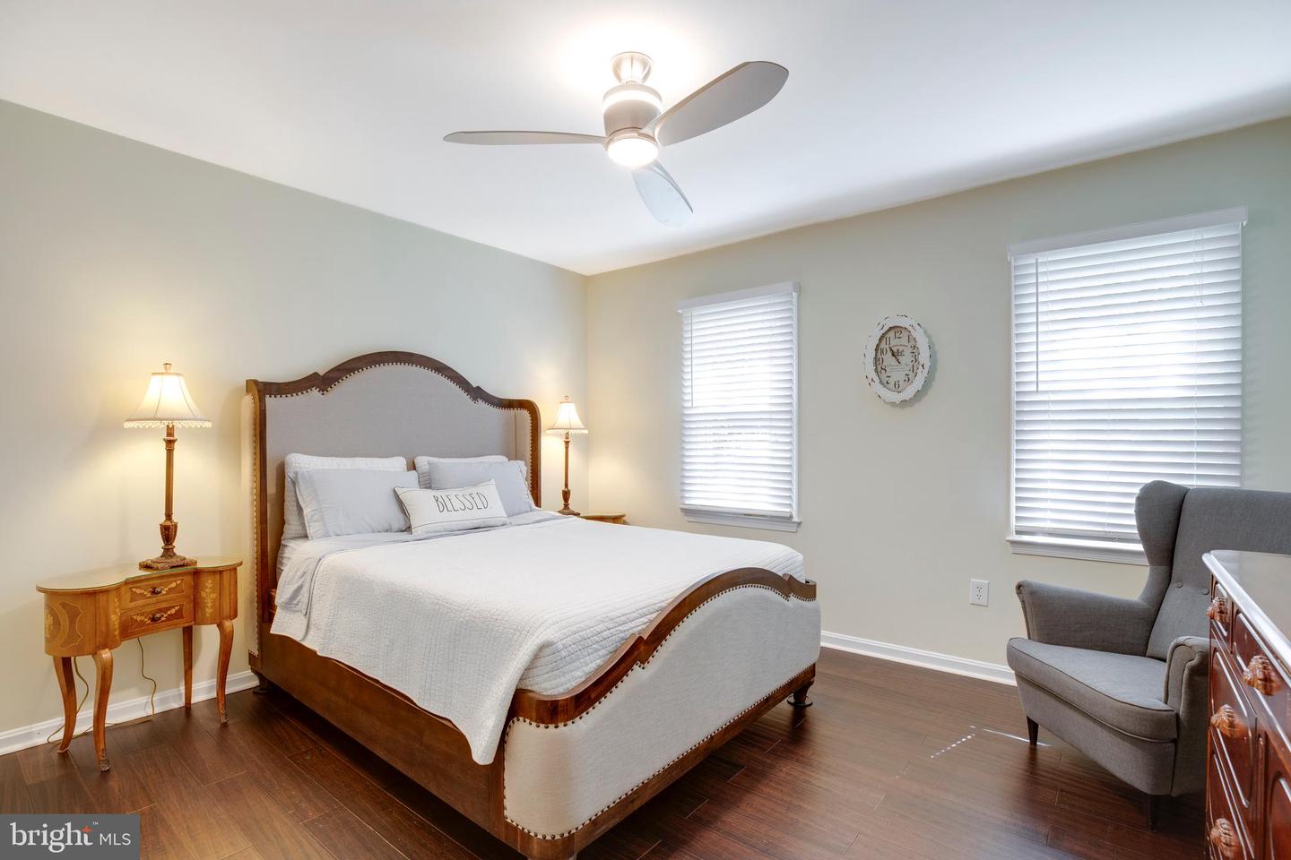 920 HOLLY CREEK DR, GREAT FALLS, Virginia 22066, 4 Bedrooms Bedrooms, ,3 BathroomsBathrooms,Residential,For sale,920 HOLLY CREEK DR,VAFX2236924 MLS # VAFX2236924