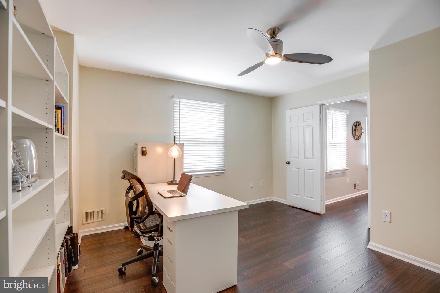 920 HOLLY CREEK DR, GREAT FALLS, Virginia 22066, 4 Bedrooms Bedrooms, ,3 BathroomsBathrooms,Residential,For sale,920 HOLLY CREEK DR,VAFX2236924 MLS # VAFX2236924