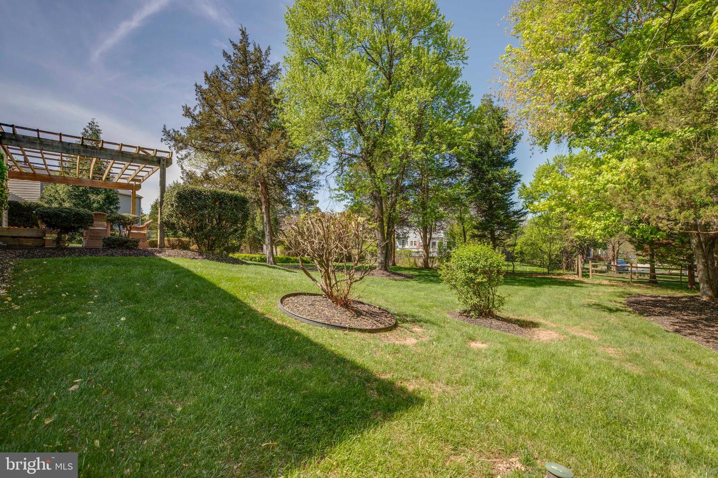 920 HOLLY CREEK DR, GREAT FALLS, Virginia 22066, 4 Bedrooms Bedrooms, ,3 BathroomsBathrooms,Residential,For sale,920 HOLLY CREEK DR,VAFX2236924 MLS # VAFX2236924