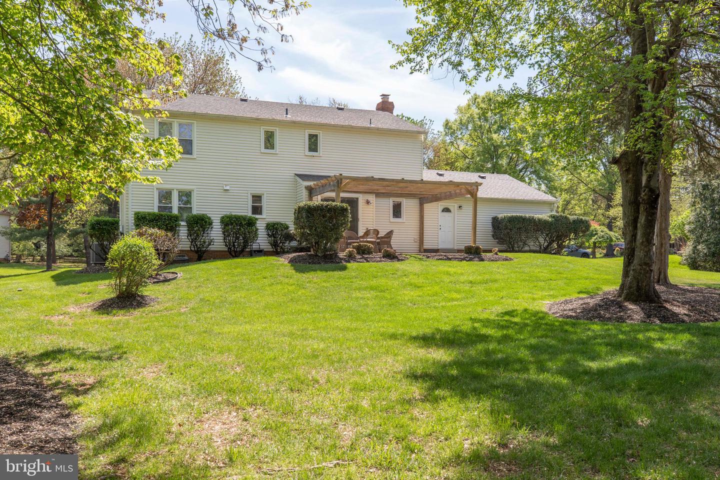 920 HOLLY CREEK DR, GREAT FALLS, Virginia 22066, 4 Bedrooms Bedrooms, ,3 BathroomsBathrooms,Residential,For sale,920 HOLLY CREEK DR,VAFX2236924 MLS # VAFX2236924