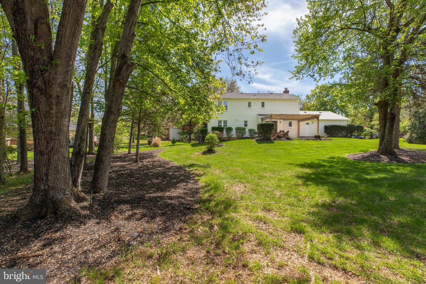 920 HOLLY CREEK DR, GREAT FALLS, Virginia 22066, 4 Bedrooms Bedrooms, ,3 BathroomsBathrooms,Residential,For sale,920 HOLLY CREEK DR,VAFX2236924 MLS # VAFX2236924