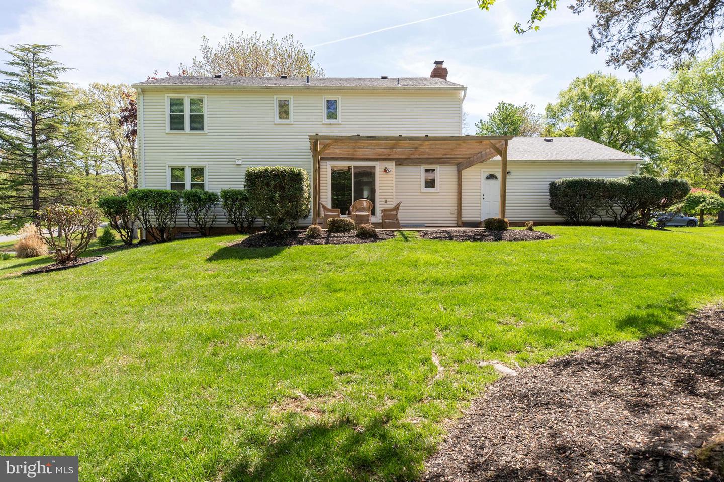 920 HOLLY CREEK DR, GREAT FALLS, Virginia 22066, 4 Bedrooms Bedrooms, ,3 BathroomsBathrooms,Residential,For sale,920 HOLLY CREEK DR,VAFX2236924 MLS # VAFX2236924