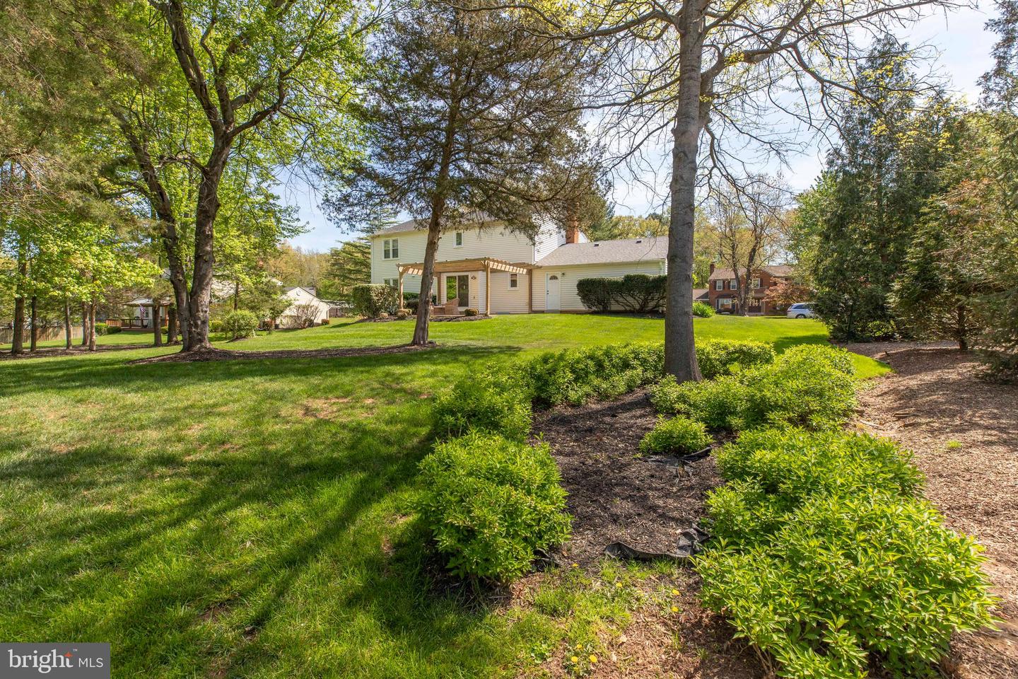 920 HOLLY CREEK DR, GREAT FALLS, Virginia 22066, 4 Bedrooms Bedrooms, ,3 BathroomsBathrooms,Residential,For sale,920 HOLLY CREEK DR,VAFX2236924 MLS # VAFX2236924