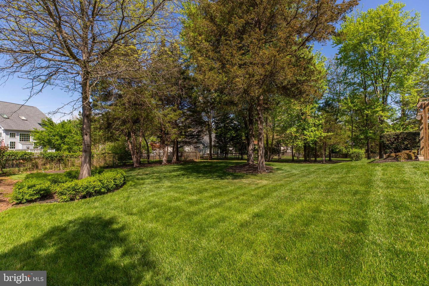 920 HOLLY CREEK DR, GREAT FALLS, Virginia 22066, 4 Bedrooms Bedrooms, ,3 BathroomsBathrooms,Residential,For sale,920 HOLLY CREEK DR,VAFX2236924 MLS # VAFX2236924