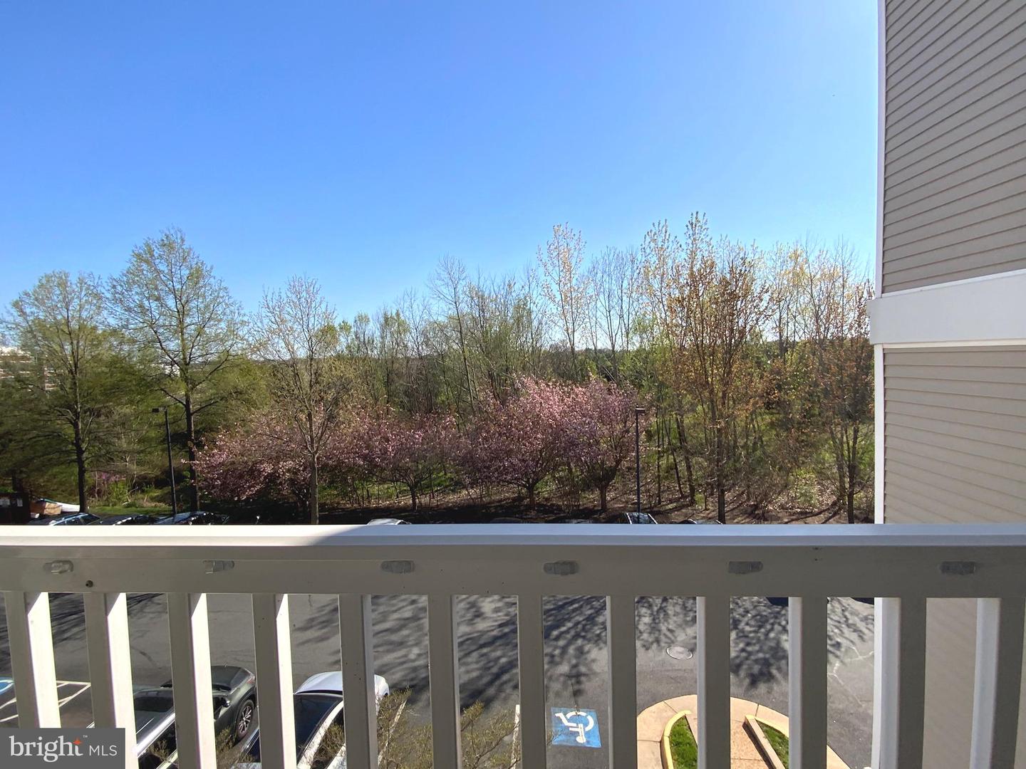 512 SUNSET VIEW TER SE #302, LEESBURG, Virginia 20175, 1 Bedroom Bedrooms, 6 Rooms Rooms,1 BathroomBathrooms,Residential,For sale,512 SUNSET VIEW TER SE #302,VALO2094960 MLS # VALO2094960