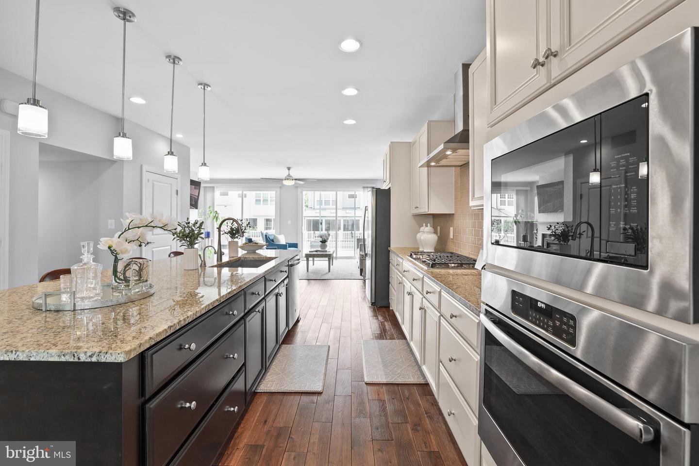 5944 CLAPTON CT #28, ALEXANDRIA, Virginia 22310, 3 Bedrooms Bedrooms, ,3 BathroomsBathrooms,Residential,For sale,5944 CLAPTON CT #28,VAFX2236958 MLS # VAFX2236958