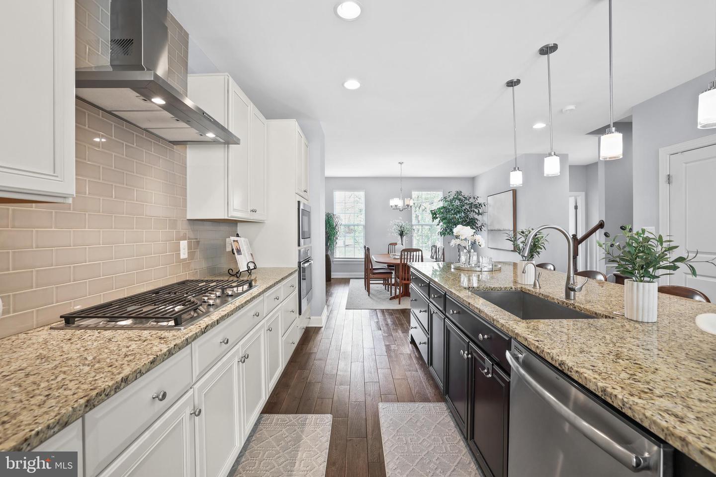 5944 CLAPTON CT #28, ALEXANDRIA, Virginia 22310, 3 Bedrooms Bedrooms, ,3 BathroomsBathrooms,Residential,For sale,5944 CLAPTON CT #28,VAFX2236958 MLS # VAFX2236958