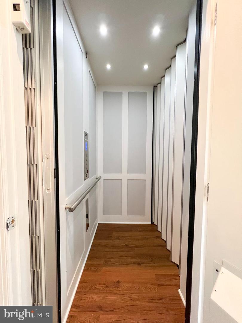 5944 CLAPTON CT #28, ALEXANDRIA, Virginia 22310, 3 Bedrooms Bedrooms, ,3 BathroomsBathrooms,Residential,For sale,5944 CLAPTON CT #28,VAFX2236958 MLS # VAFX2236958