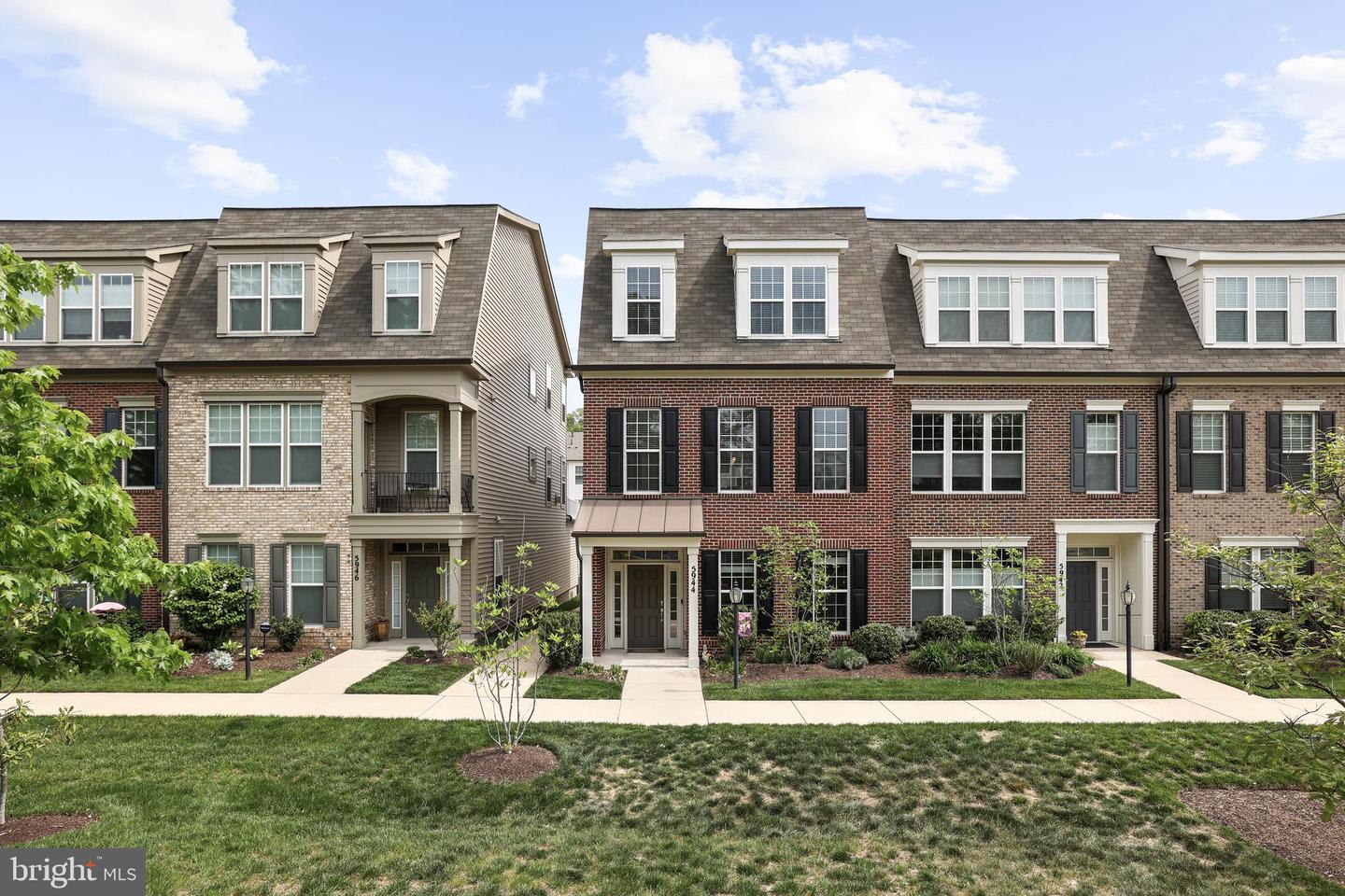 5944 CLAPTON CT #28, ALEXANDRIA, Virginia 22310, 3 Bedrooms Bedrooms, ,3 BathroomsBathrooms,Residential,For sale,5944 CLAPTON CT #28,VAFX2236958 MLS # VAFX2236958