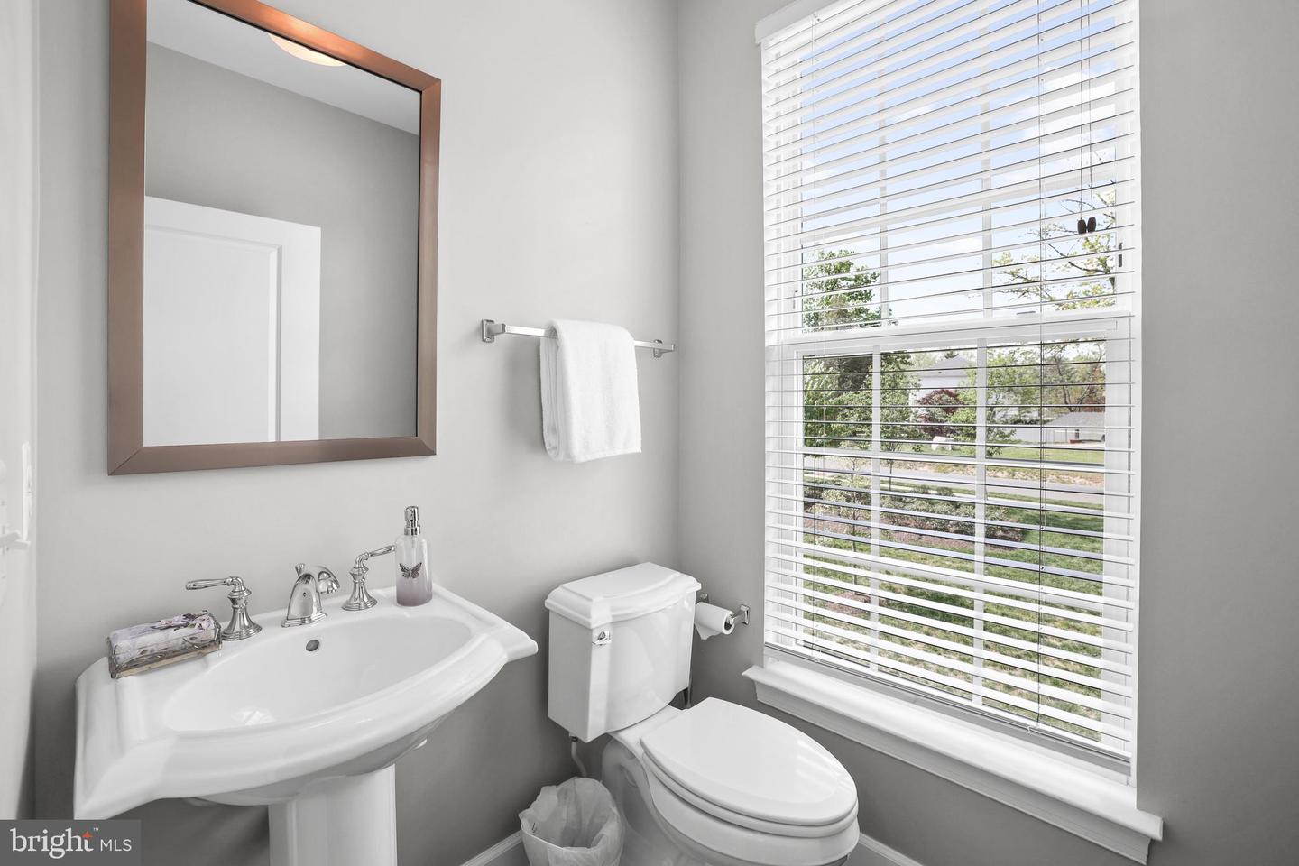 5944 CLAPTON CT #28, ALEXANDRIA, Virginia 22310, 3 Bedrooms Bedrooms, ,3 BathroomsBathrooms,Residential,For sale,5944 CLAPTON CT #28,VAFX2236958 MLS # VAFX2236958