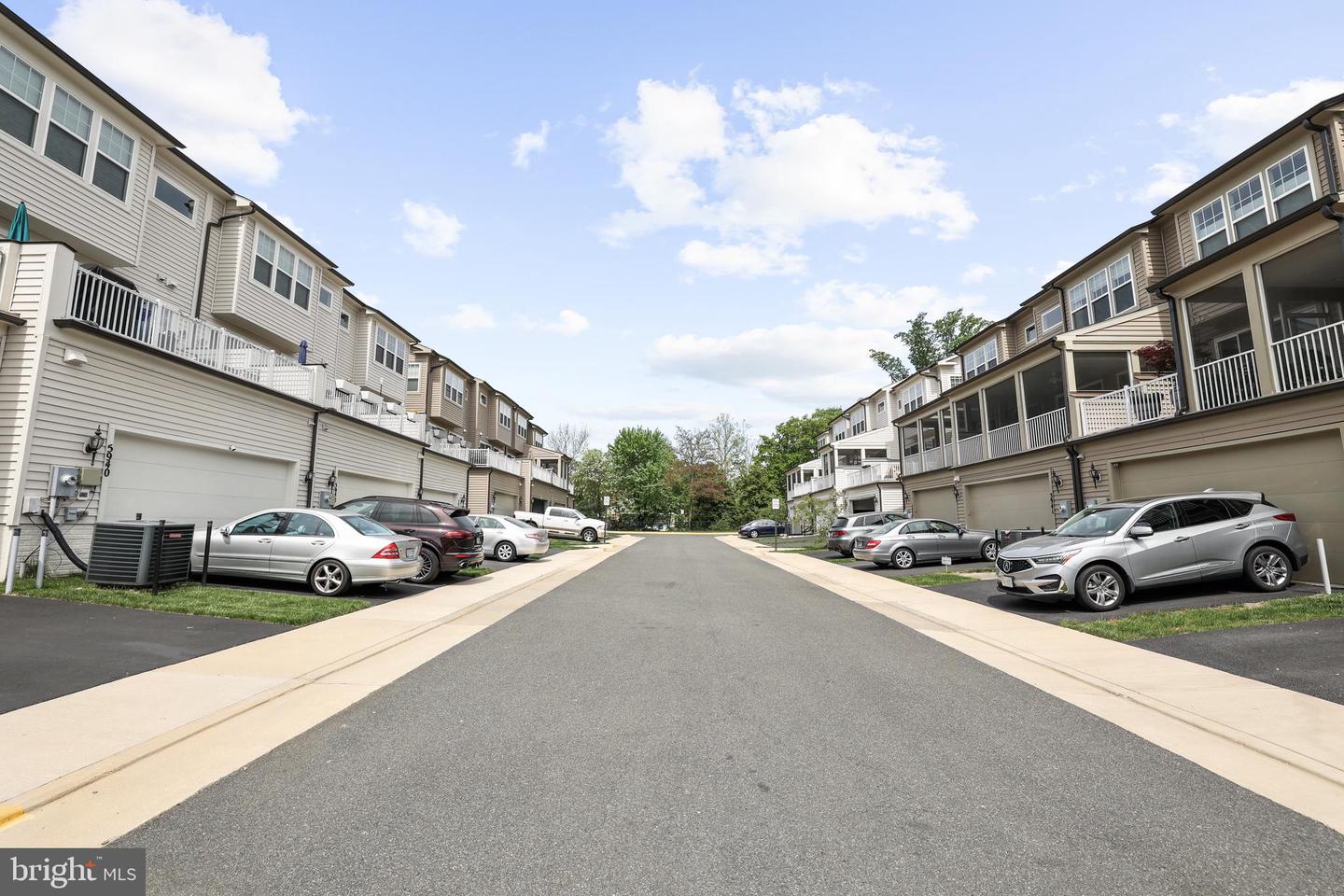 5944 CLAPTON CT #28, ALEXANDRIA, Virginia 22310, 3 Bedrooms Bedrooms, ,3 BathroomsBathrooms,Residential,For sale,5944 CLAPTON CT #28,VAFX2236958 MLS # VAFX2236958