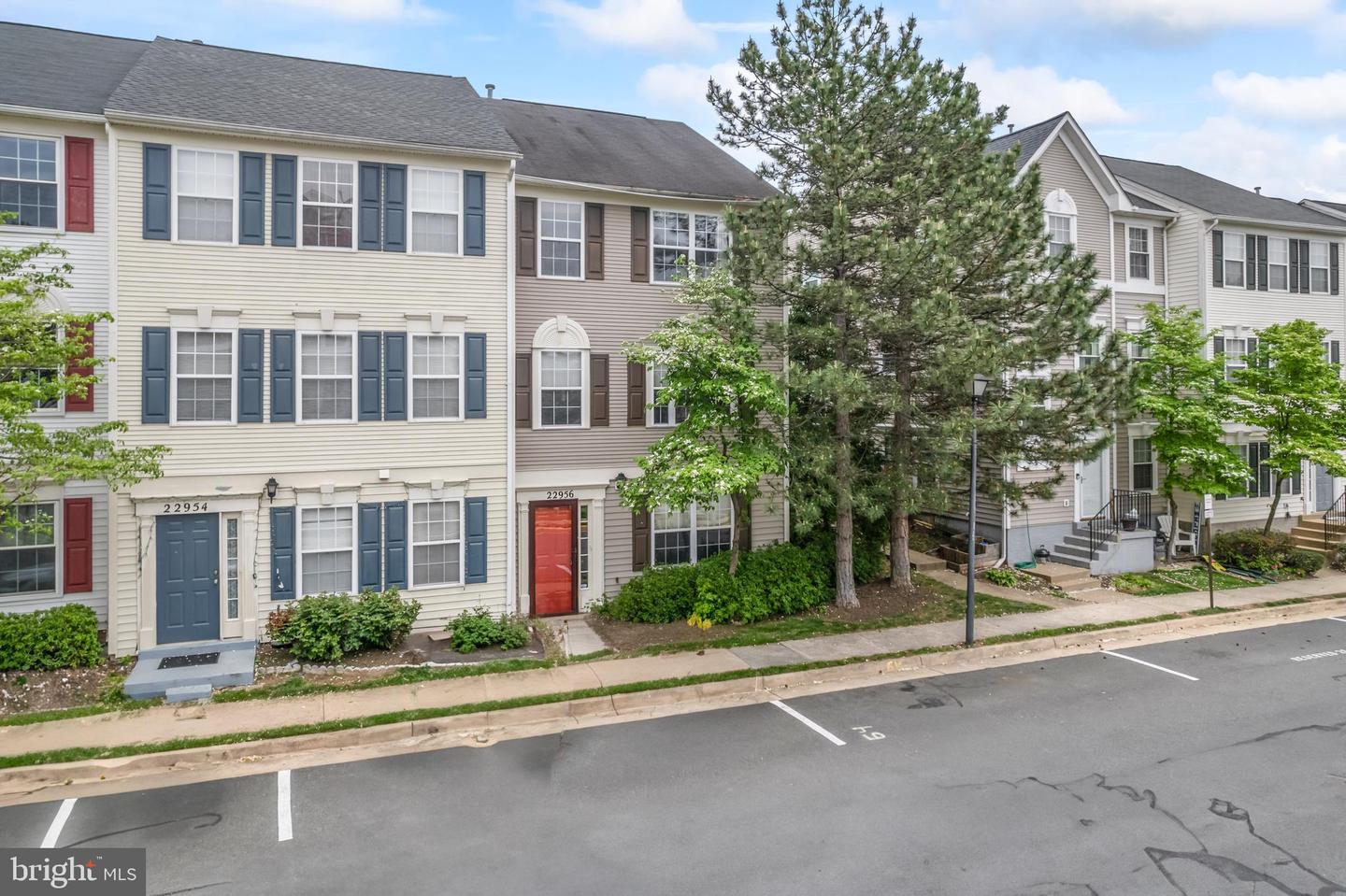 22956 REGENT TER, STERLING, Virginia 20166, 4 Bedrooms Bedrooms, ,3 BathroomsBathrooms,Residential,For sale,22956 REGENT TER,VALO2094972 MLS # VALO2094972