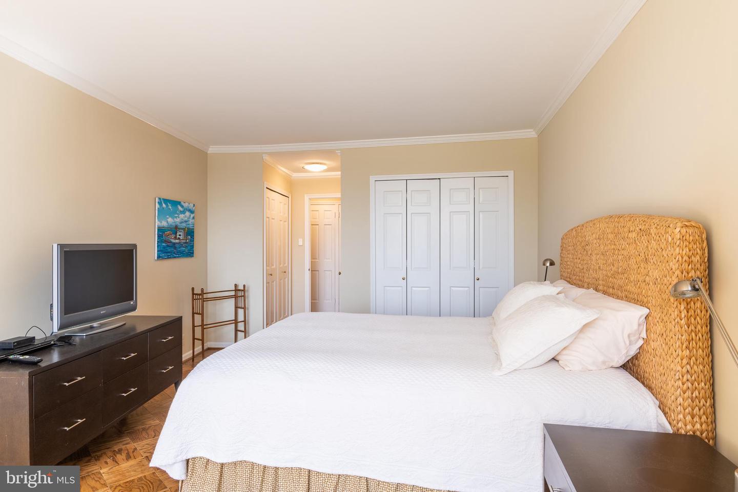 700 NEW HAMPSHIRE AVE NW #320, WASHINGTON, District Of Columbia 20037, 1 Bedroom Bedrooms, ,1 BathroomBathrooms,Residential,For sale,700 NEW HAMPSHIRE AVE NW #320,DCDC2197746 MLS # DCDC2197746