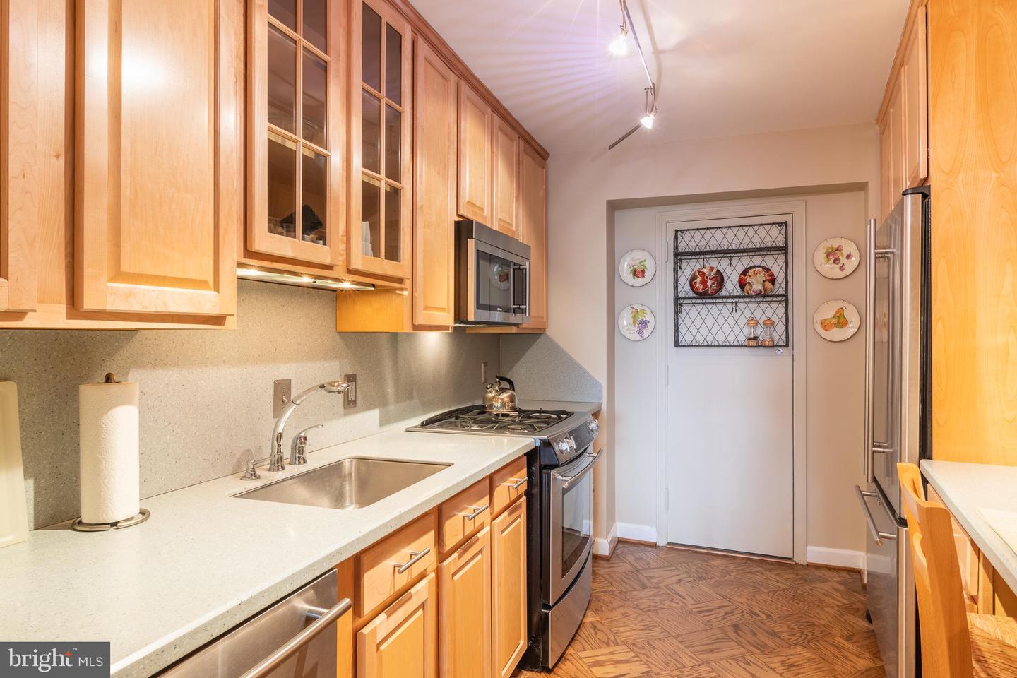700 NEW HAMPSHIRE AVE NW #320, WASHINGTON, District Of Columbia 20037, 1 Bedroom Bedrooms, ,1 BathroomBathrooms,Residential,For sale,700 NEW HAMPSHIRE AVE NW #320,DCDC2197746 MLS # DCDC2197746