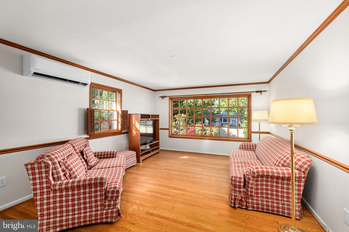 8220 SMITHFIELD AVE, SPRINGFIELD, Virginia 22152, 5 Bedrooms Bedrooms, ,4 BathroomsBathrooms,Residential,For sale,8220 SMITHFIELD AVE,VAFX2236962 MLS # VAFX2236962