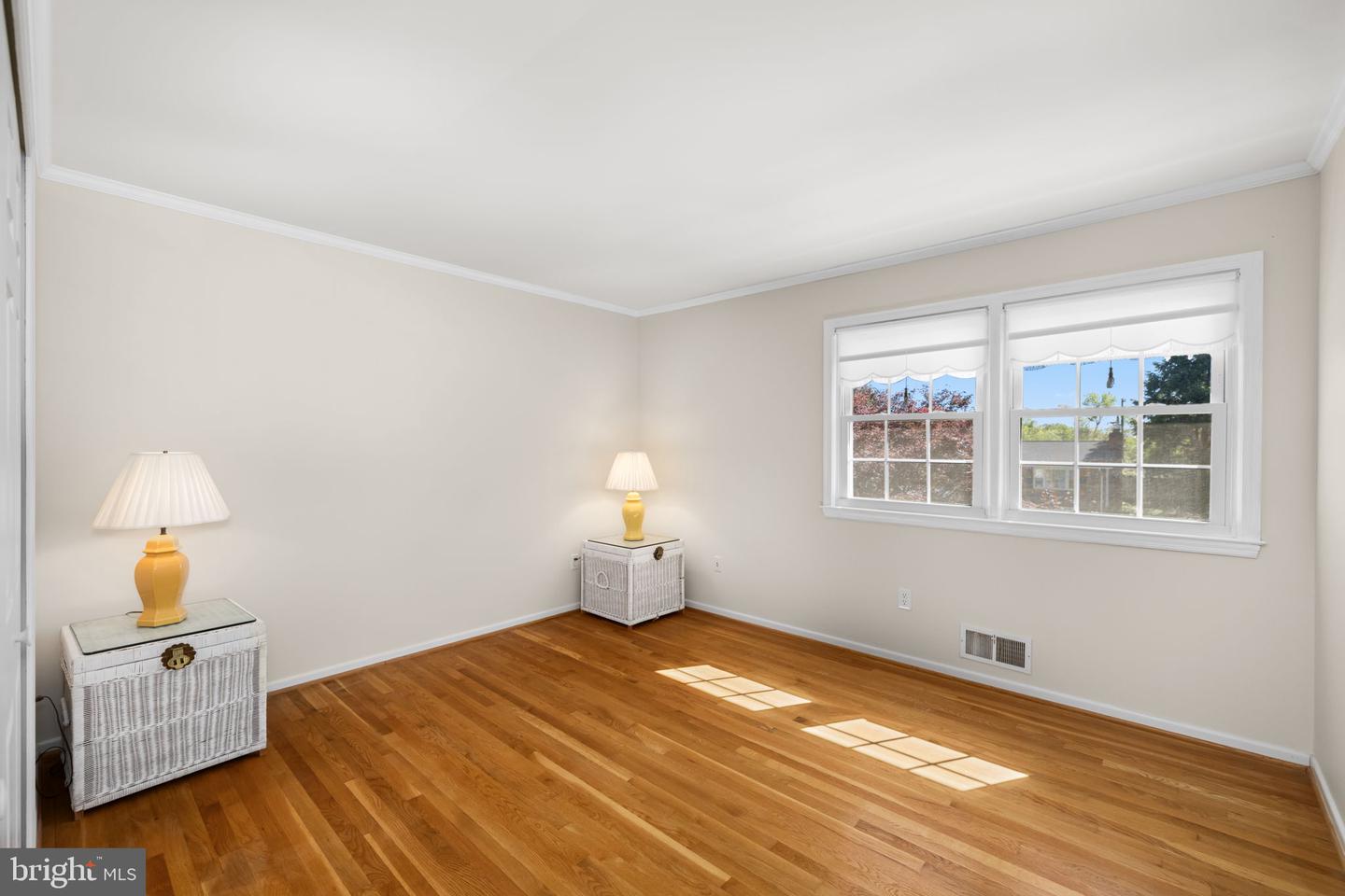8220 SMITHFIELD AVE, SPRINGFIELD, Virginia 22152, 5 Bedrooms Bedrooms, ,4 BathroomsBathrooms,Residential,For sale,8220 SMITHFIELD AVE,VAFX2236962 MLS # VAFX2236962