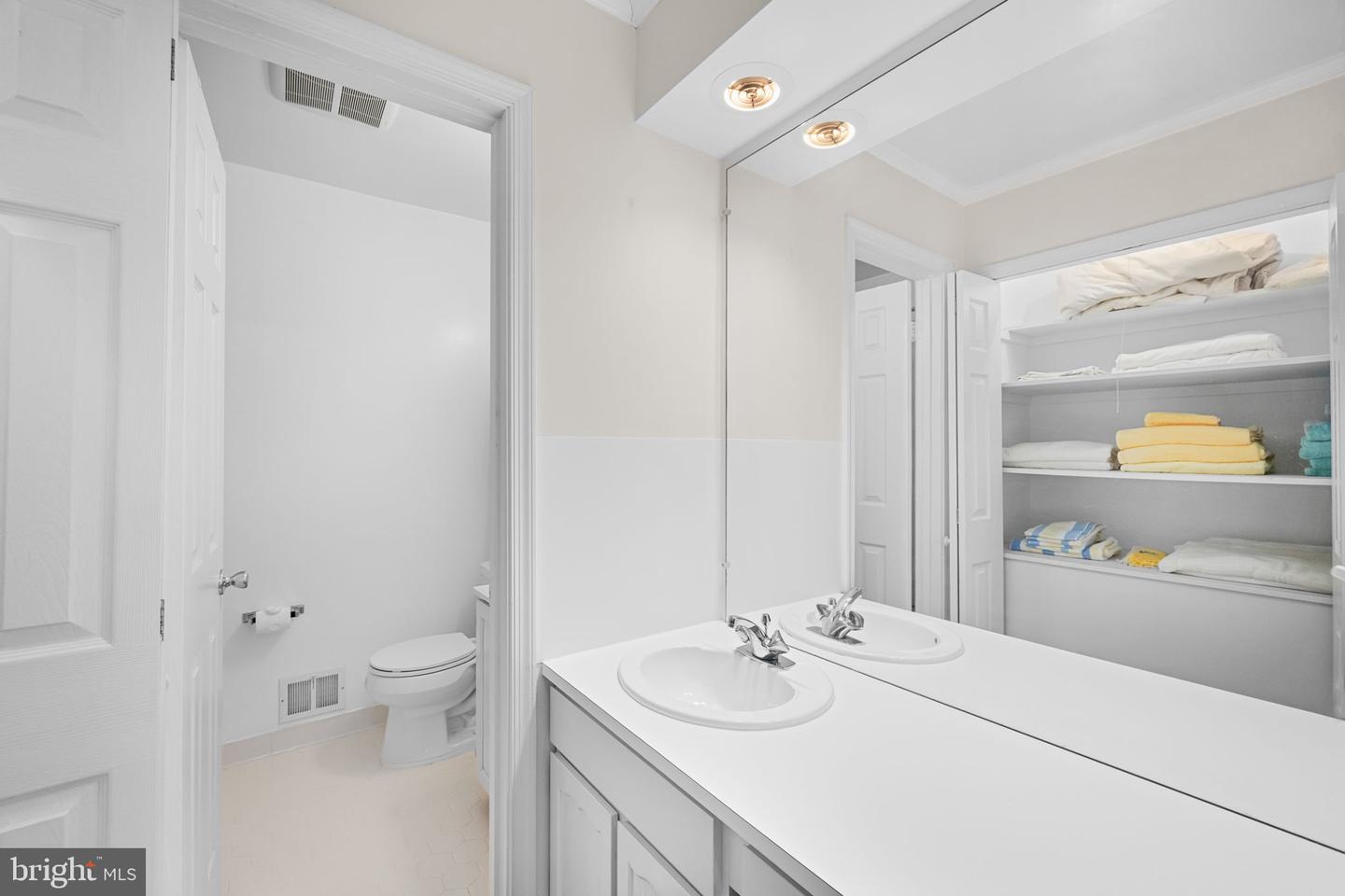 8220 SMITHFIELD AVE, SPRINGFIELD, Virginia 22152, 5 Bedrooms Bedrooms, ,4 BathroomsBathrooms,Residential,For sale,8220 SMITHFIELD AVE,VAFX2236962 MLS # VAFX2236962