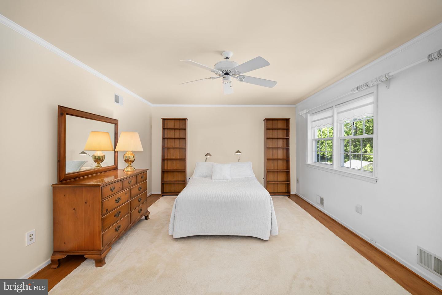8220 SMITHFIELD AVE, SPRINGFIELD, Virginia 22152, 5 Bedrooms Bedrooms, ,4 BathroomsBathrooms,Residential,For sale,8220 SMITHFIELD AVE,VAFX2236962 MLS # VAFX2236962