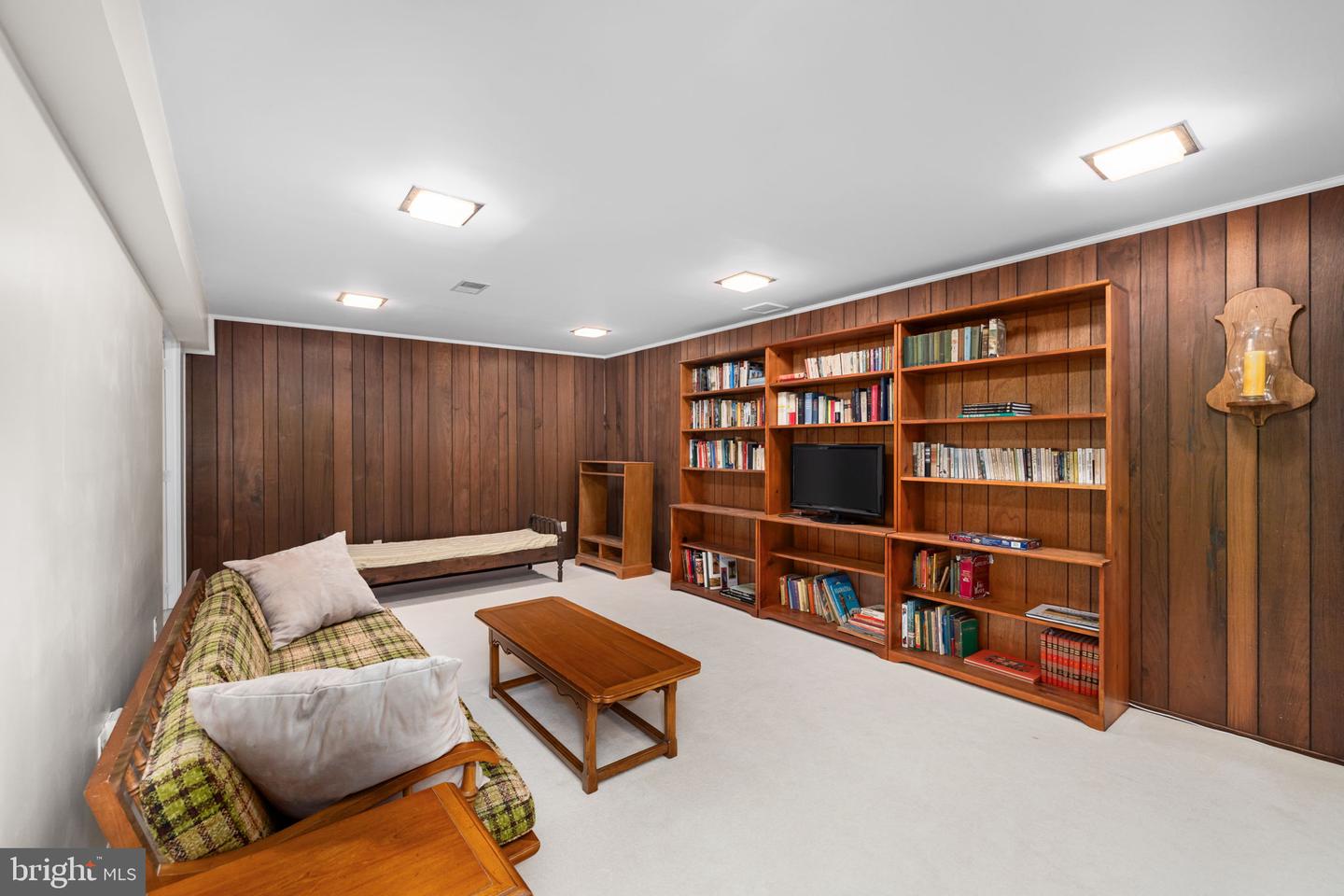 8220 SMITHFIELD AVE, SPRINGFIELD, Virginia 22152, 5 Bedrooms Bedrooms, ,4 BathroomsBathrooms,Residential,For sale,8220 SMITHFIELD AVE,VAFX2236962 MLS # VAFX2236962