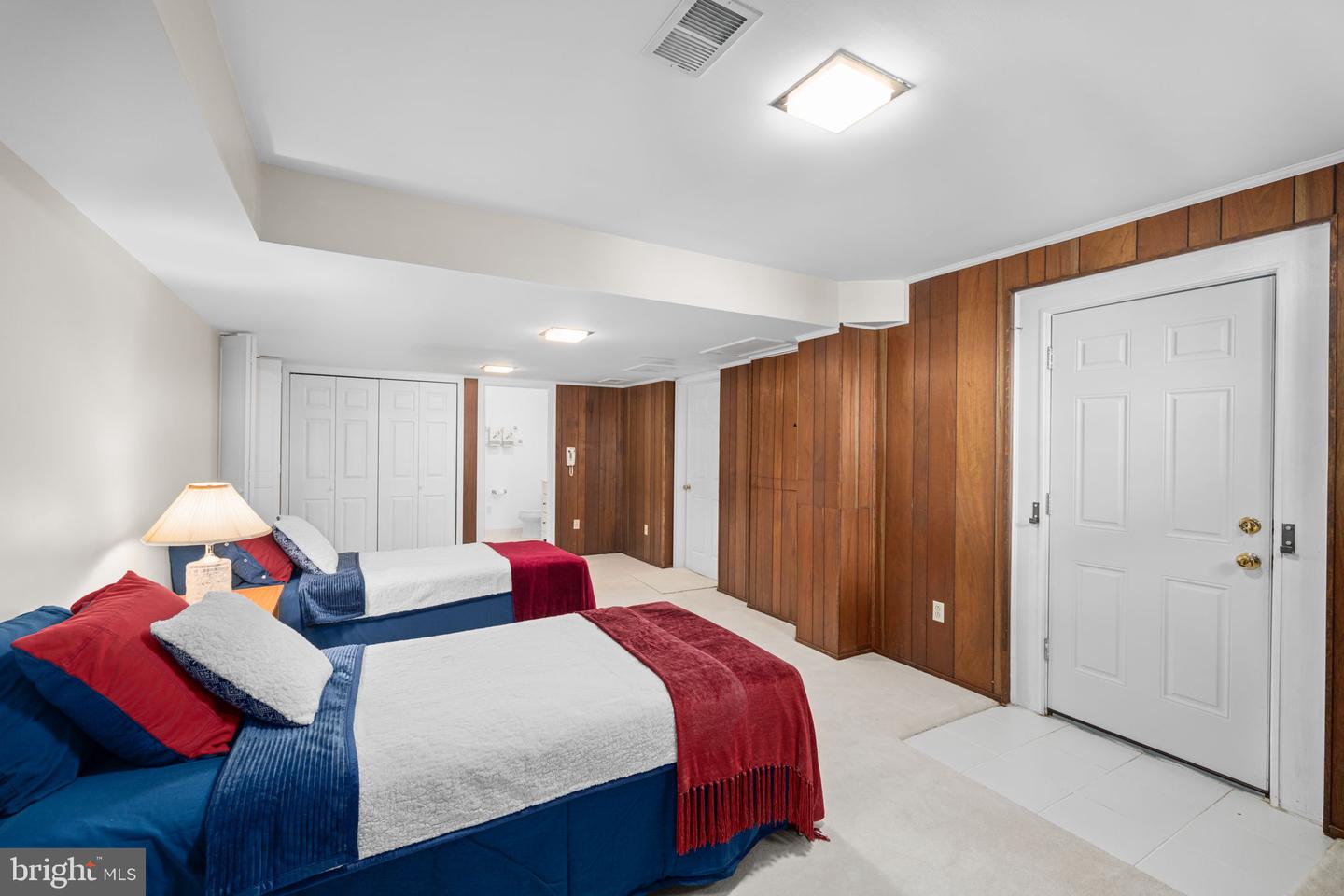 8220 SMITHFIELD AVE, SPRINGFIELD, Virginia 22152, 5 Bedrooms Bedrooms, ,4 BathroomsBathrooms,Residential,For sale,8220 SMITHFIELD AVE,VAFX2236962 MLS # VAFX2236962