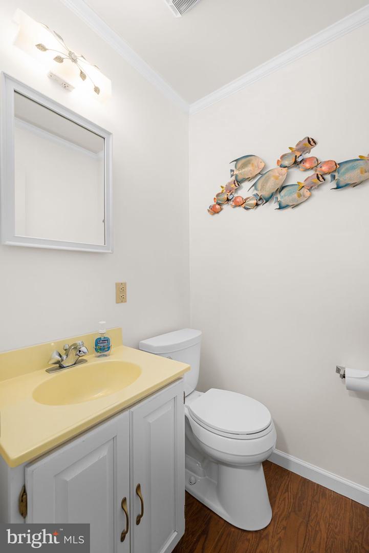 8220 SMITHFIELD AVE, SPRINGFIELD, Virginia 22152, 5 Bedrooms Bedrooms, ,4 BathroomsBathrooms,Residential,For sale,8220 SMITHFIELD AVE,VAFX2236962 MLS # VAFX2236962