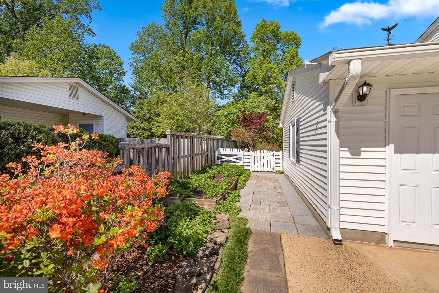 8220 SMITHFIELD AVE, SPRINGFIELD, Virginia 22152, 5 Bedrooms Bedrooms, ,4 BathroomsBathrooms,Residential,For sale,8220 SMITHFIELD AVE,VAFX2236962 MLS # VAFX2236962