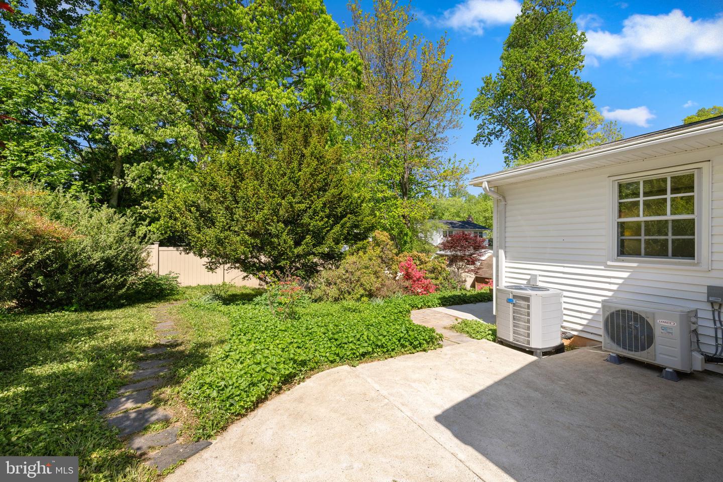 8220 SMITHFIELD AVE, SPRINGFIELD, Virginia 22152, 5 Bedrooms Bedrooms, ,4 BathroomsBathrooms,Residential,For sale,8220 SMITHFIELD AVE,VAFX2236962 MLS # VAFX2236962