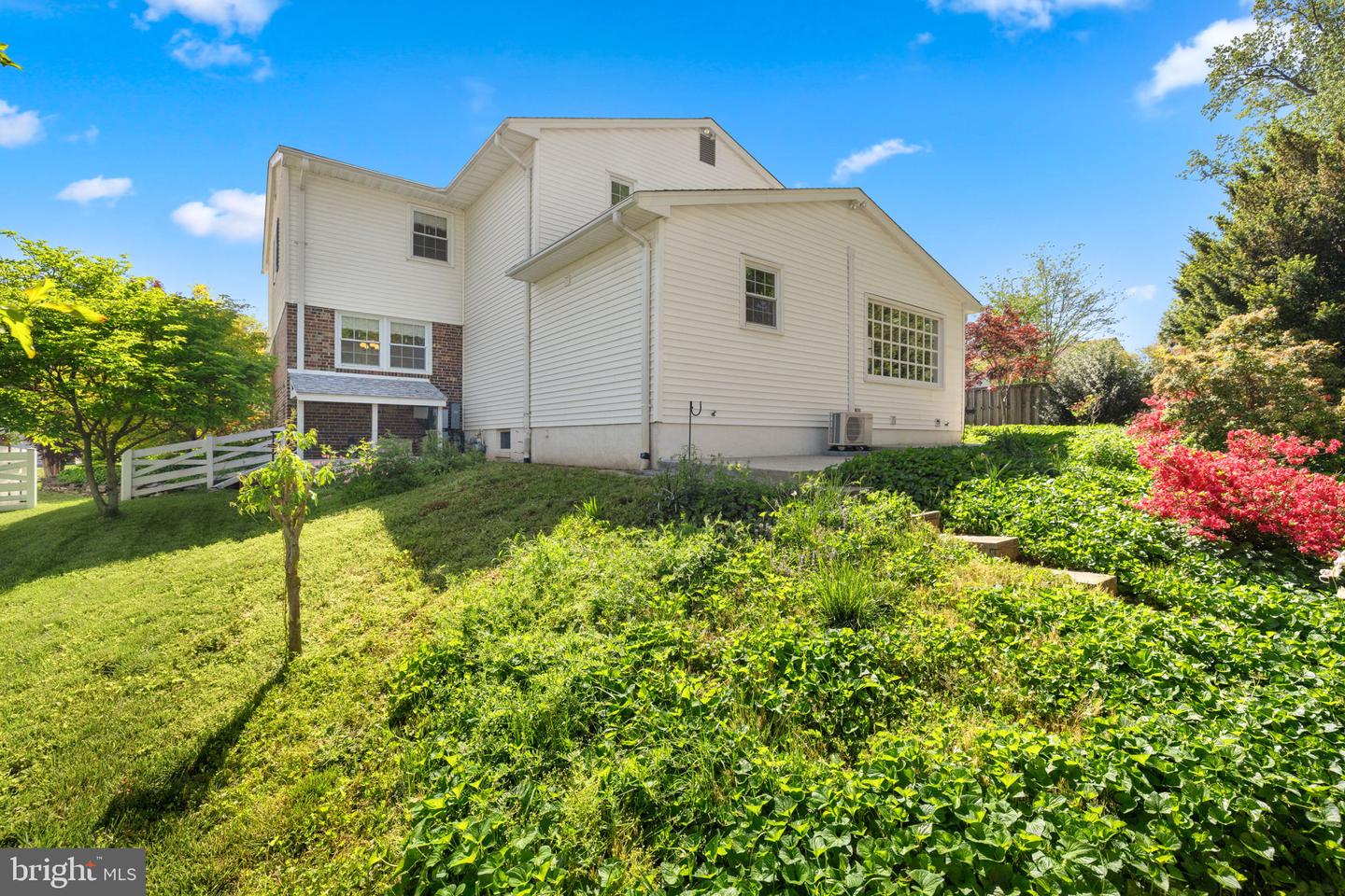 8220 SMITHFIELD AVE, SPRINGFIELD, Virginia 22152, 5 Bedrooms Bedrooms, ,4 BathroomsBathrooms,Residential,For sale,8220 SMITHFIELD AVE,VAFX2236962 MLS # VAFX2236962