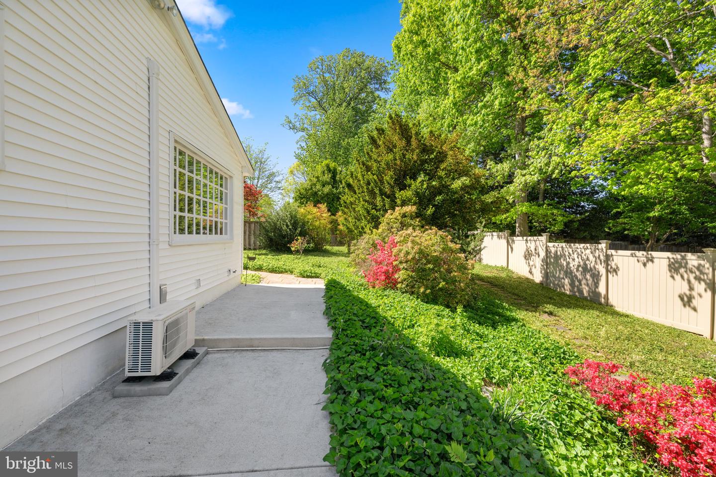 8220 SMITHFIELD AVE, SPRINGFIELD, Virginia 22152, 5 Bedrooms Bedrooms, ,4 BathroomsBathrooms,Residential,For sale,8220 SMITHFIELD AVE,VAFX2236962 MLS # VAFX2236962