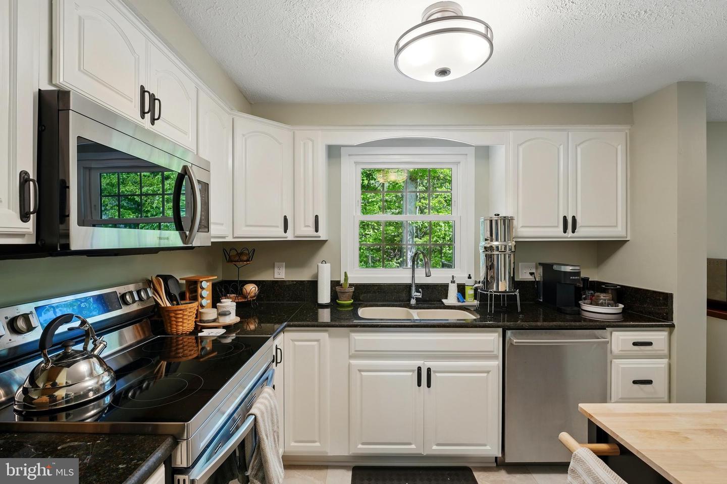 15509 RIDGECREST DR, DUMFRIES, Virginia 22025, 5 Bedrooms Bedrooms, ,2 BathroomsBathrooms,Residential,For sale,15509 RIDGECREST DR,VAPW2093274 MLS # VAPW2093274