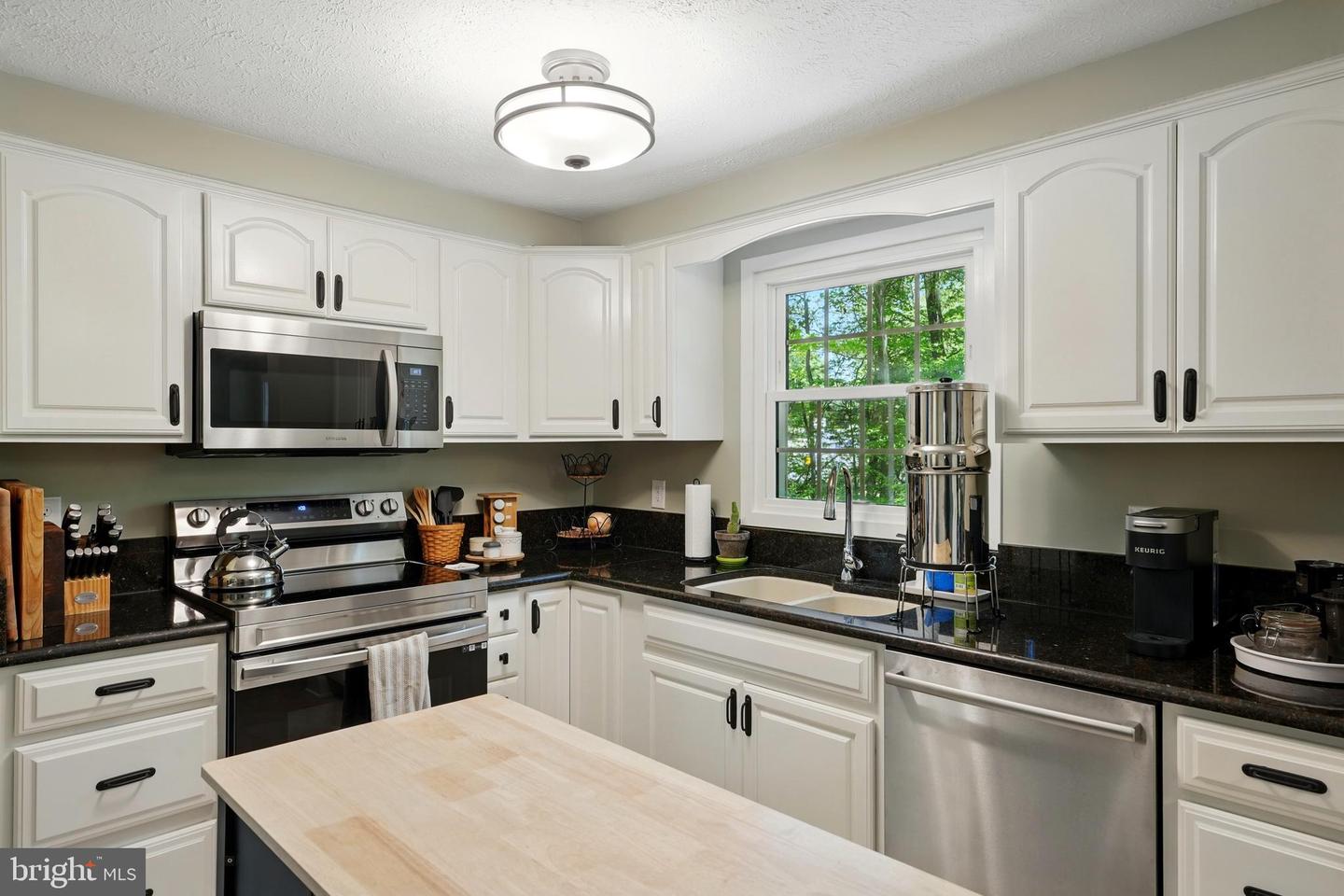 15509 RIDGECREST DR, DUMFRIES, Virginia 22025, 5 Bedrooms Bedrooms, ,2 BathroomsBathrooms,Residential,For sale,15509 RIDGECREST DR,VAPW2093274 MLS # VAPW2093274
