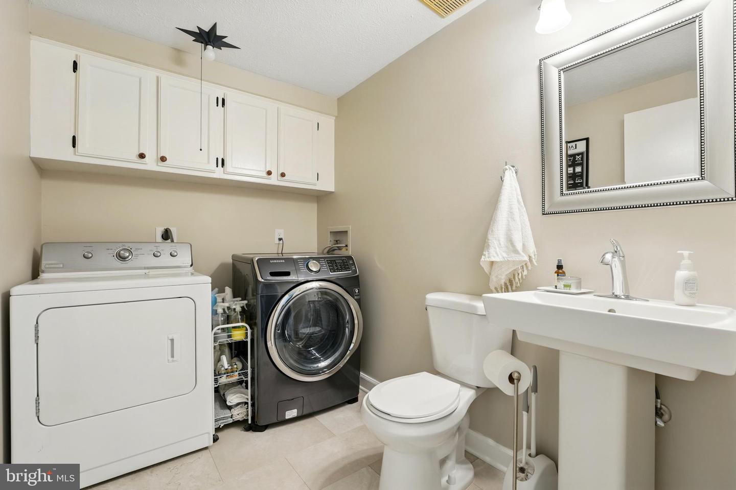 15509 RIDGECREST DR, DUMFRIES, Virginia 22025, 5 Bedrooms Bedrooms, ,2 BathroomsBathrooms,Residential,For sale,15509 RIDGECREST DR,VAPW2093274 MLS # VAPW2093274