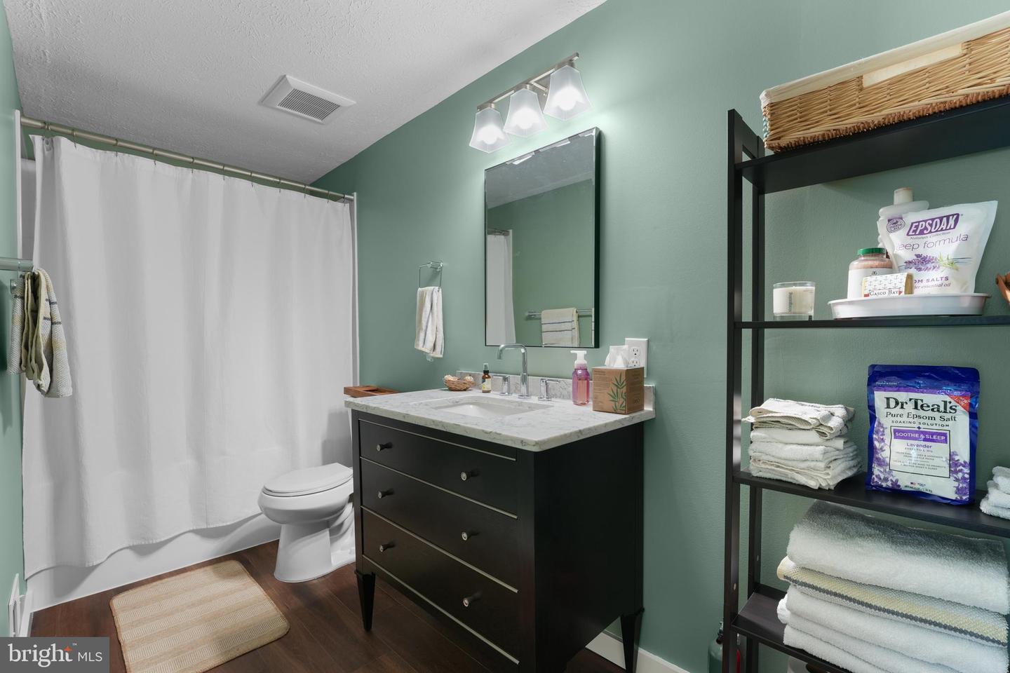 15509 RIDGECREST DR, DUMFRIES, Virginia 22025, 5 Bedrooms Bedrooms, ,2 BathroomsBathrooms,Residential,For sale,15509 RIDGECREST DR,VAPW2093274 MLS # VAPW2093274