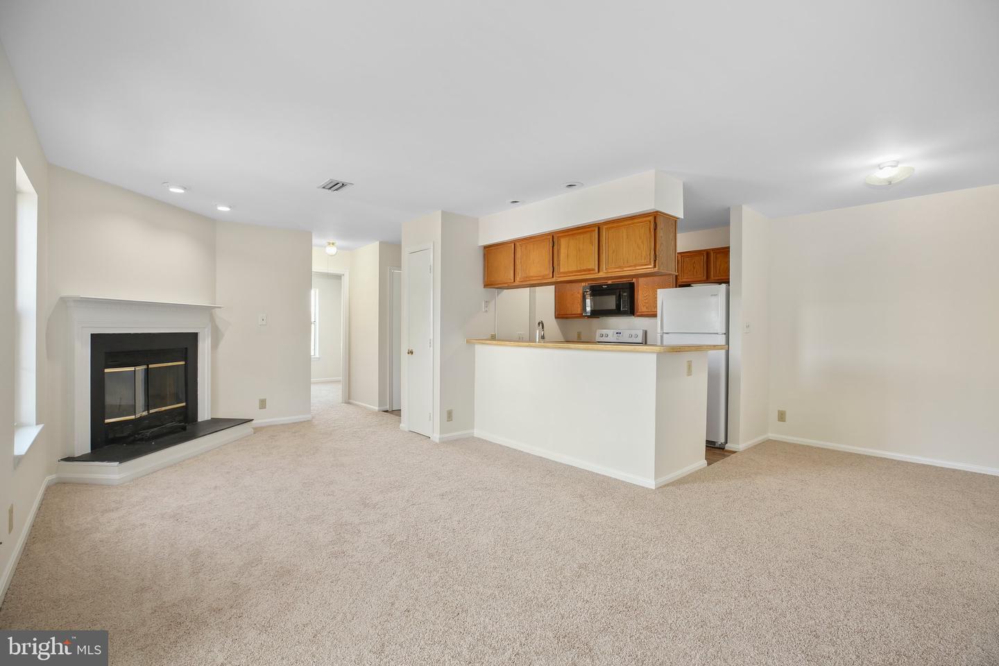 102 PICADILLY LN #201, STAFFORD, Virginia 22556, 2 Bedrooms Bedrooms, ,2 BathroomsBathrooms,Residential,For sale,102 PICADILLY LN #201,VAST2038250 MLS # VAST2038250
