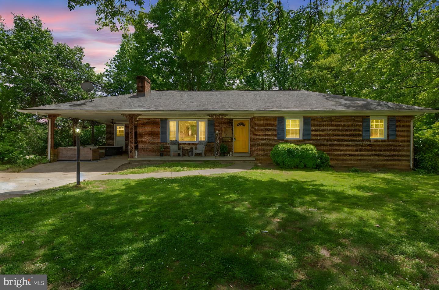 702 SPRING VALLEY DR, FREDERICKSBURG, Virginia 22405, 5 Bedrooms Bedrooms, ,3 BathroomsBathrooms,Residential,For sale,702 SPRING VALLEY DR,VAST2038254 MLS # VAST2038254
